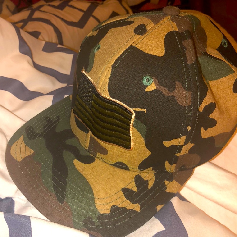 Pit bull American flag hat
